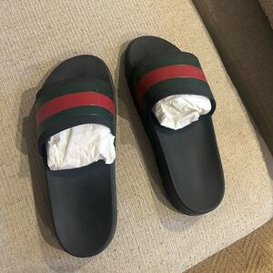 Gucci slides men’s size 13 like new excellent